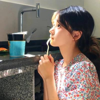 小鱼莉莉